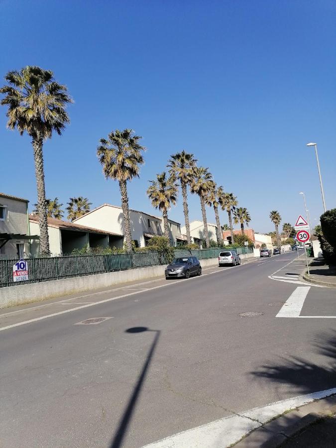 300m De La Apartment